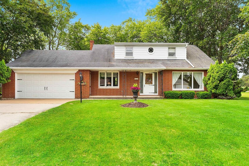3024 Finger Rd, Green Bay, WI 54311