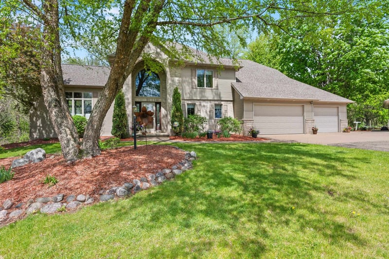 W8678 Hillview Rd, Hortonville, WI 54944