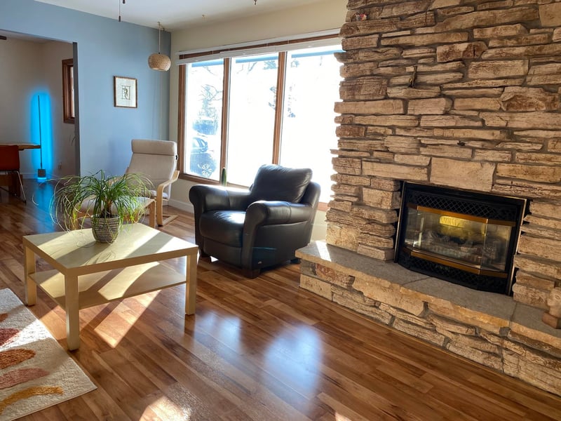 2627 Oakcrest Dr, Neenah, WI 54956-4322