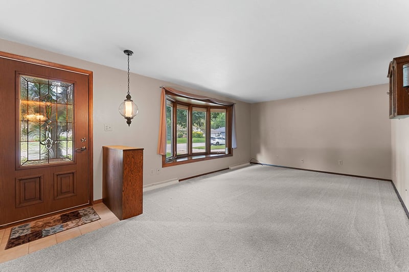 2536 Delwood Dr, Green Bay, WI 54302