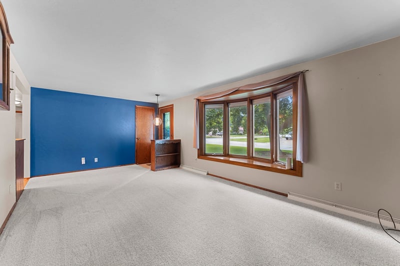 2536 Delwood Dr, Green Bay, WI 54302