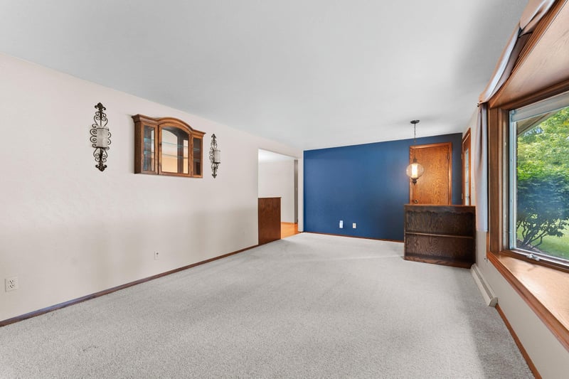2536 Delwood Dr, Green Bay, WI 54302