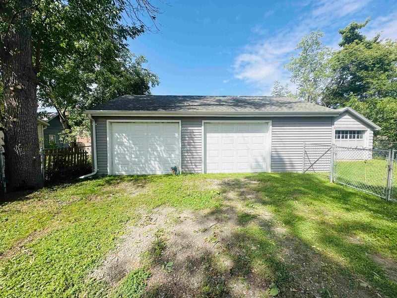 312 Franklin Ave, Neenah, WI 54956-3332