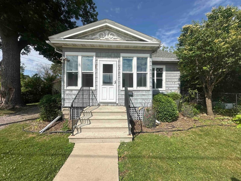 312 Franklin Ave, Neenah, WI 54956-3332