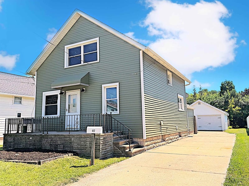 417 17th Ave, Oshkosh, WI 54902