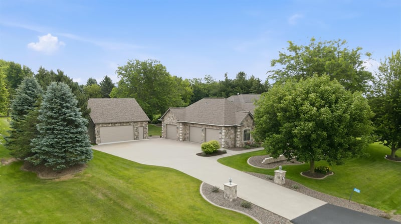 N3040 Steeple Dr, Appleton, WI 54913