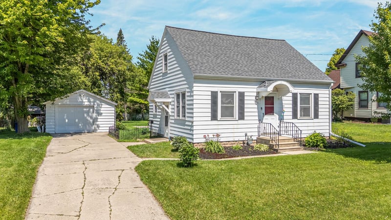 1406 Ridge Rd, Green Bay, WI 54304-3236