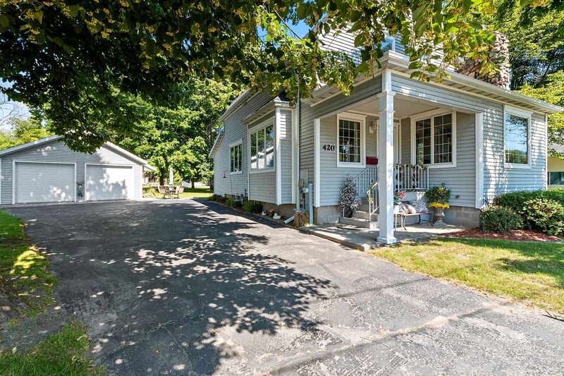 420 Smith Ave, Oconto, WI 54153