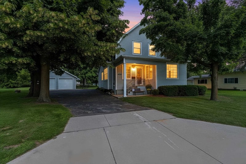 420 Smith Ave, Oconto, WI 54153
