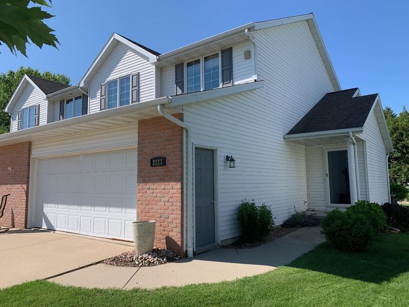 2223 Hopf Ln, De Pere, WI 54115-8119