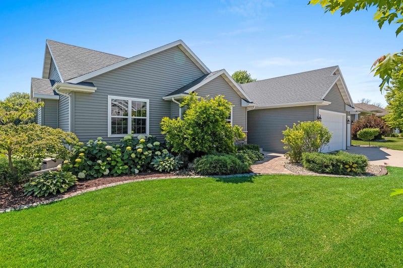 1905 Wasilla Ln, Neenah, WI 54956-9427