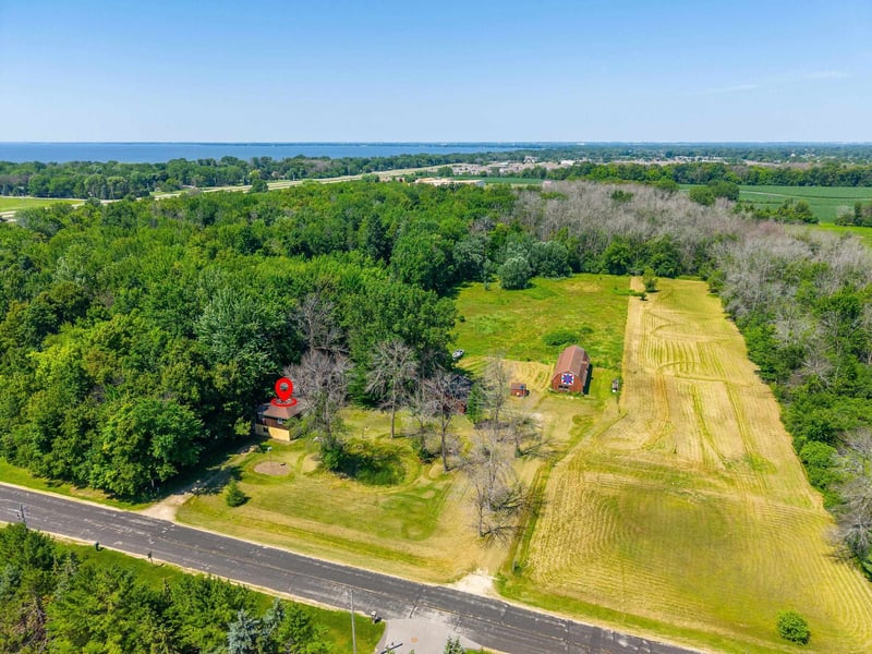 N8801 Coop Rd, Menasha, WI 54952