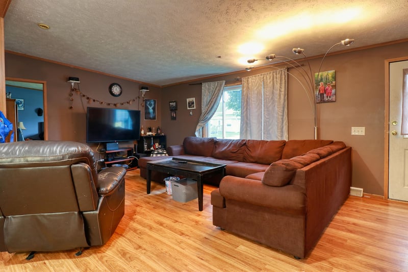 216 Erie Ave, Oconto, WI 54153