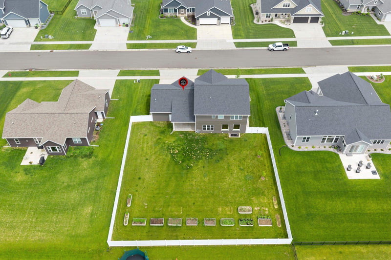 N9239 Laura St, Appleton, WI 54915-8120