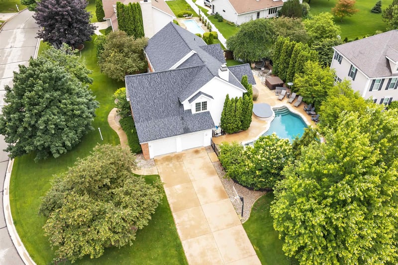 1753 Martinwood Ct, De Pere, WI 54115