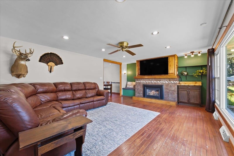 1496 Russell St, Green Bay, WI 54304-3047