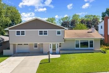 1496 Russell St, Green Bay, WI 54304-3047