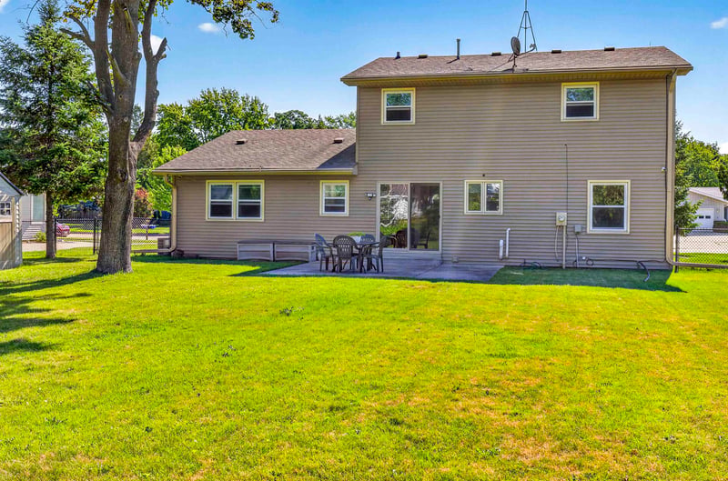 1235 Westhaven Dr, Oshkosh, WI 54904