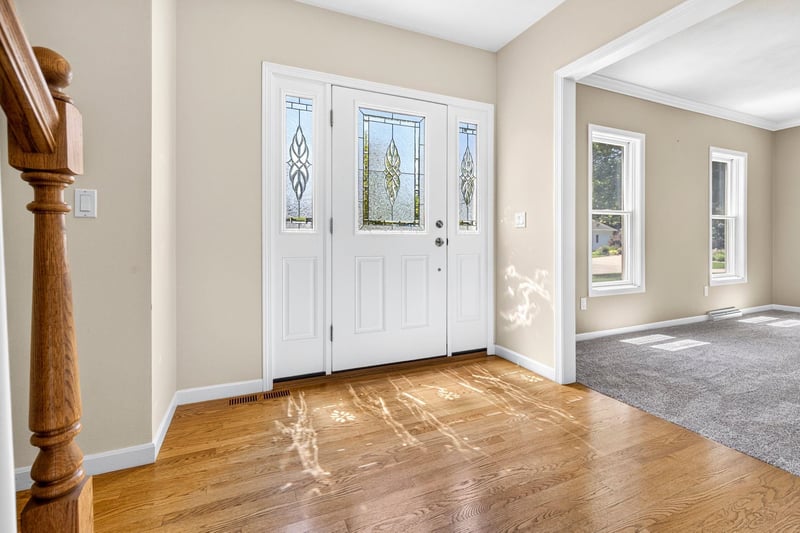 2415 Maple Grove Dr, Neenah, WI 54956