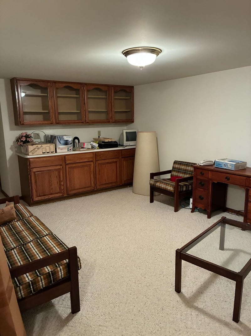2513 Village Ln, Oshkosh, WI 54904