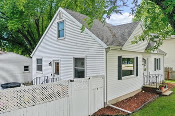 1643 Mason St, Green Bay, WI 54303-2365