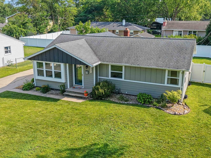 424 Memory Ct, Green Bay, WI 54301