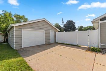 424 Memory Ct, Green Bay, WI 54301