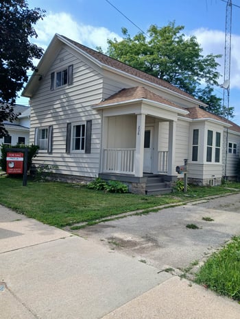 236 W South Park Ave, Oshkosh, WI 54902-5120