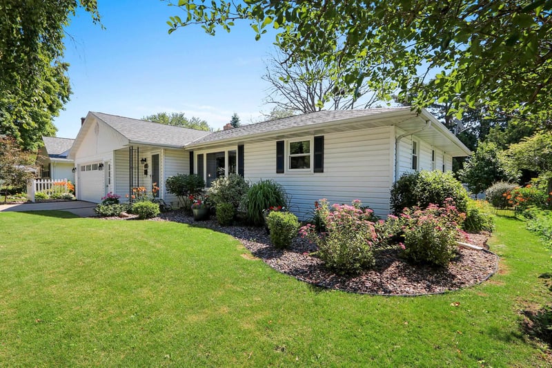 1421 Argonne Dr, Green Bay, WI 54304