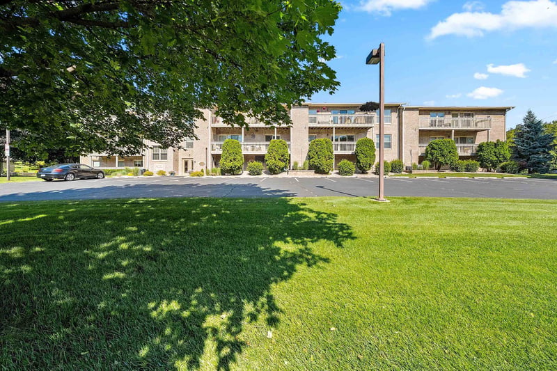 1600 Rustic Oaks Cir #23, Green Bay, WI 54301