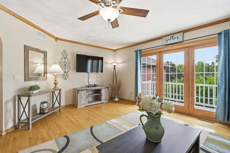 1 Cedar St, Hilbert, WI 54129