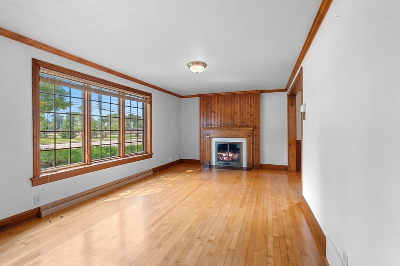 1313 Lost Dauphin Rd, De Pere, WI 54115-1913