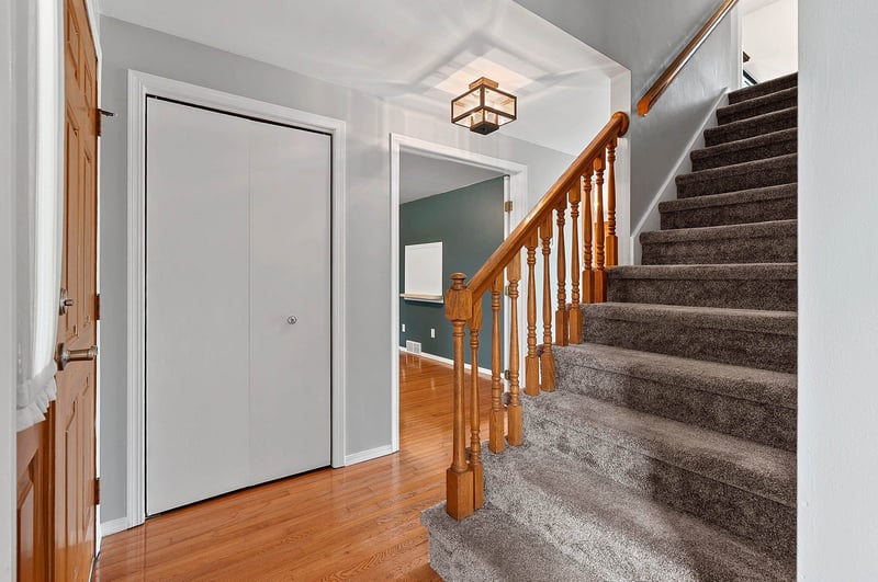 627 Broadview Dr, Green Bay, WI 54301-2839