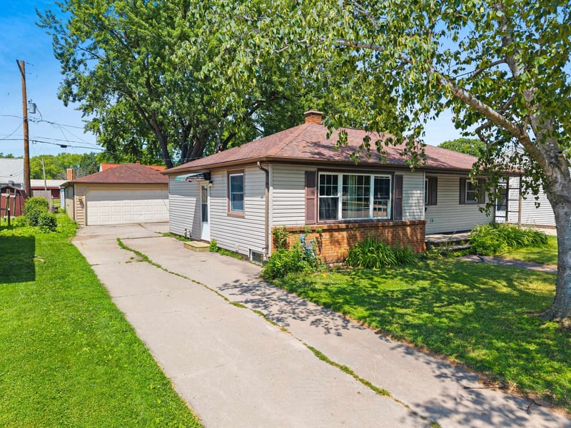 965 Betty Ave, Neenah, WI 54956