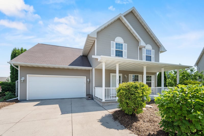 275 Fort Dr, Neenah, WI 54956