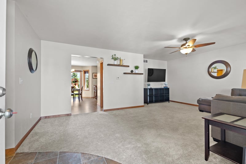 275 Fort Dr, Neenah, WI 54956
