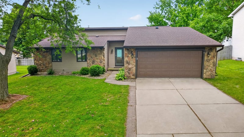 2554 Wildflower Row, Green Bay, WI 54311