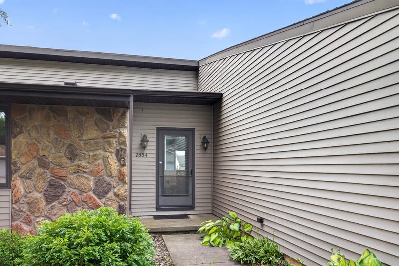 2554 Wildflower Row, Green Bay, WI 54311
