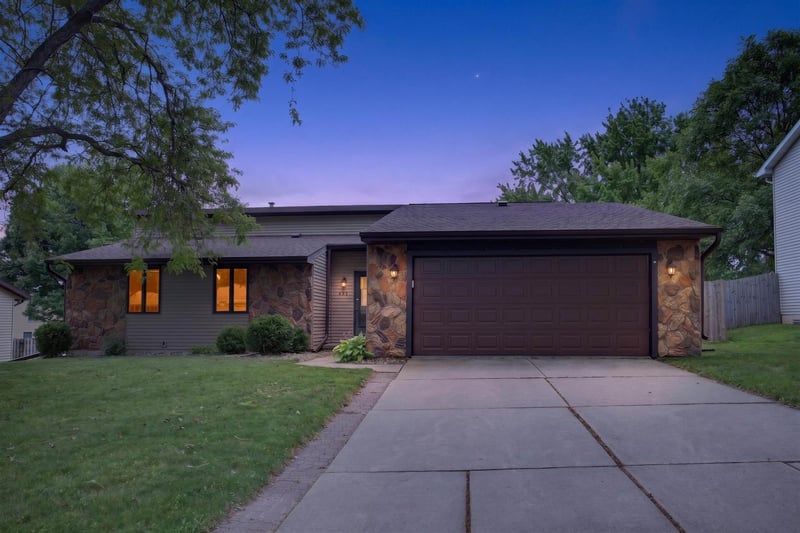 2554 Wildflower Row, Green Bay, WI 54311