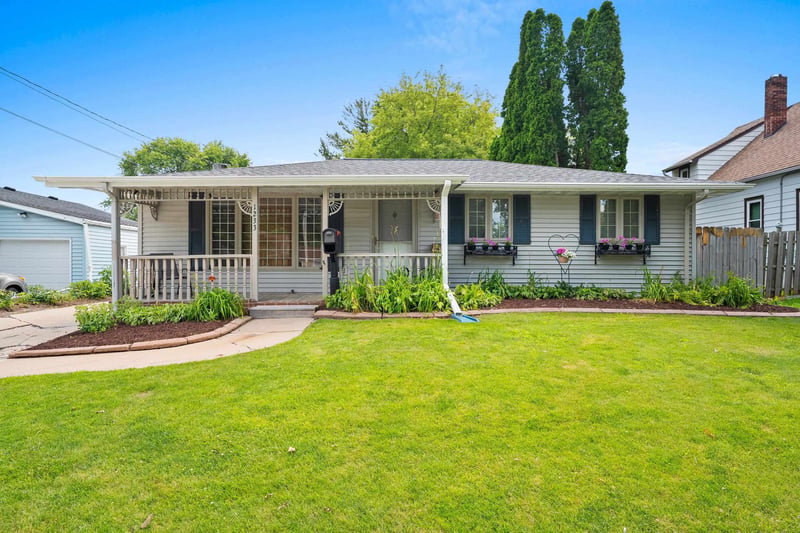 1233 Western Ave, Green Bay, WI 54303-2015