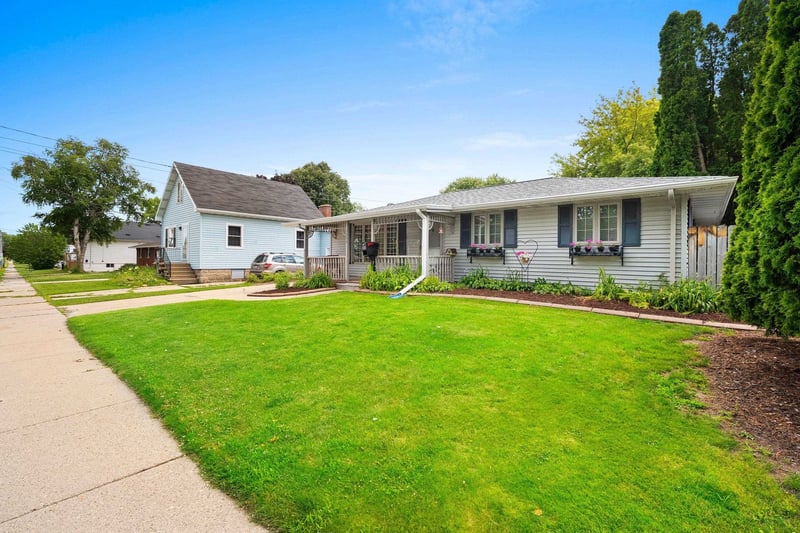 1233 Western Ave, Green Bay, WI 54303-2015