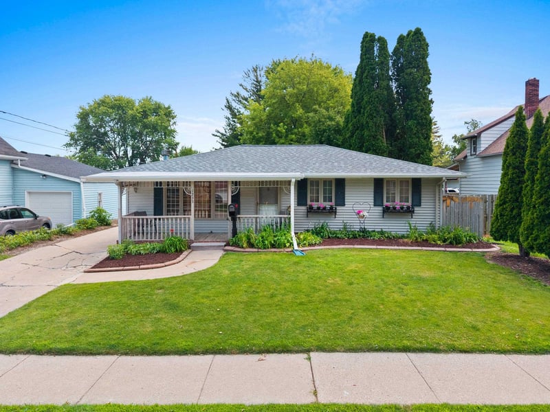 1233 Western Ave, Green Bay, WI 54303-2015