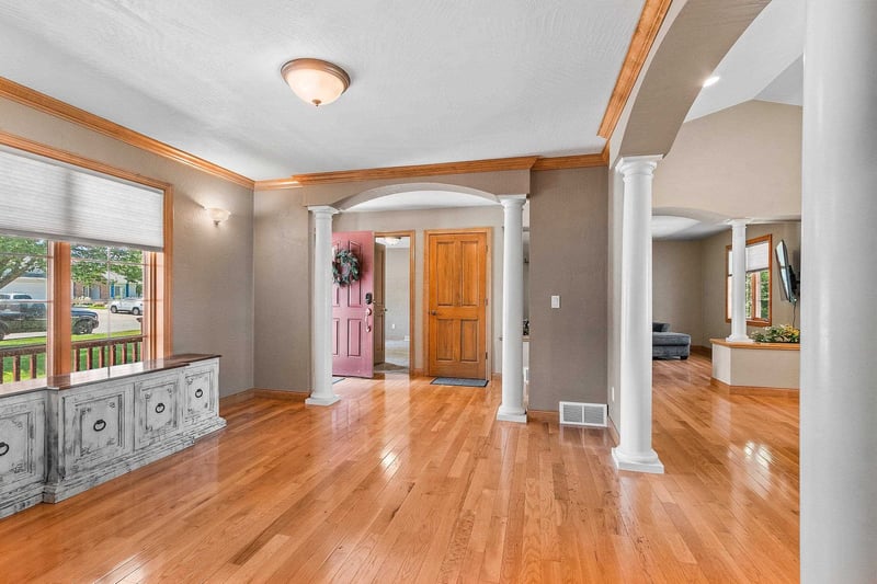 W6164 Shagbark Hickory Ln, Menasha, WI 54952