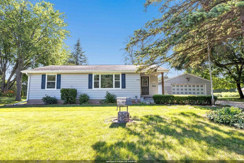 N9598 Noe Rd, Appleton, WI 54915