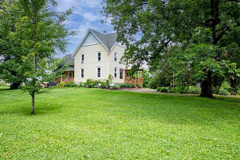 9511 Old Rd, Fremont, WI 54940