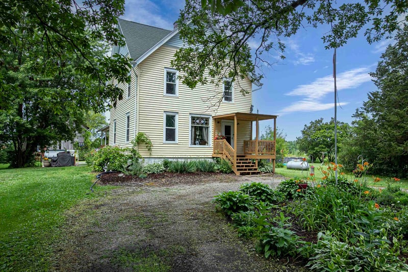 9511 Old Rd, Fremont, WI 54940