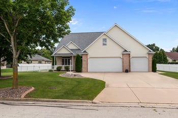 3152 Savanna Way, Green Bay, WI 54311