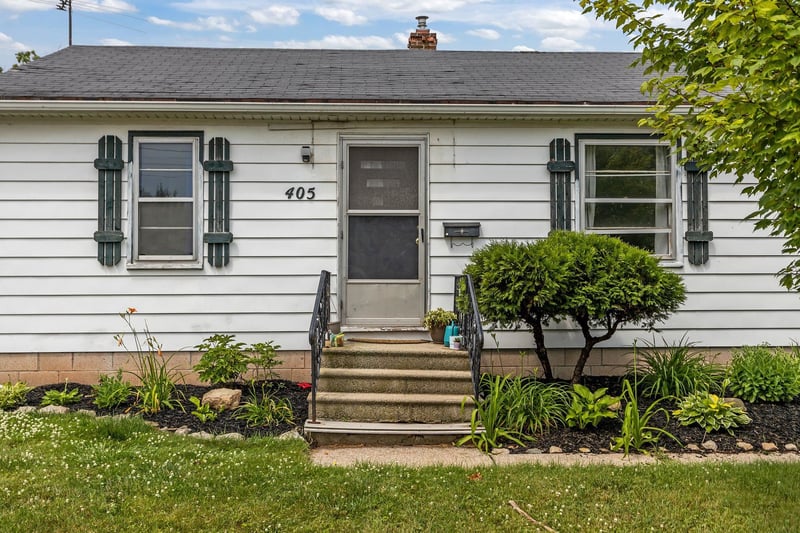 405 Buchanan St, Little Chute, WI 54140-2009