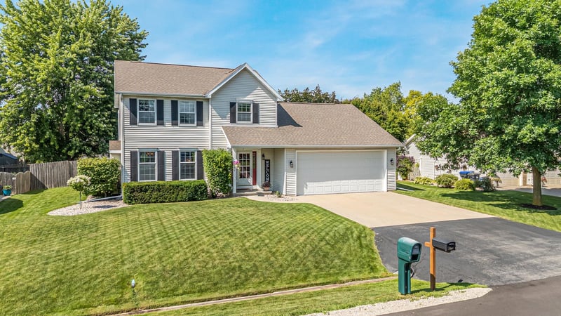 W2434 Snowberry Dr, Appleton, WI 54915-7484