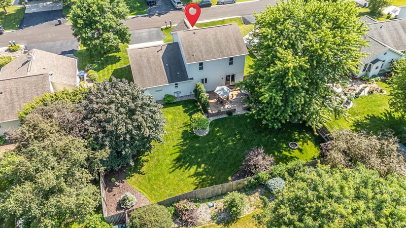 W2434 Snowberry Dr, Appleton, WI 54915-7484